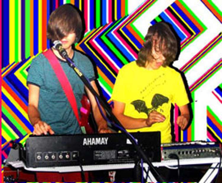 Synthe's not dead avec Late of the Pier et Metronomy